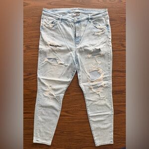 American Eagle Outfitters Light Wash Ripped Boyfriend Jeans